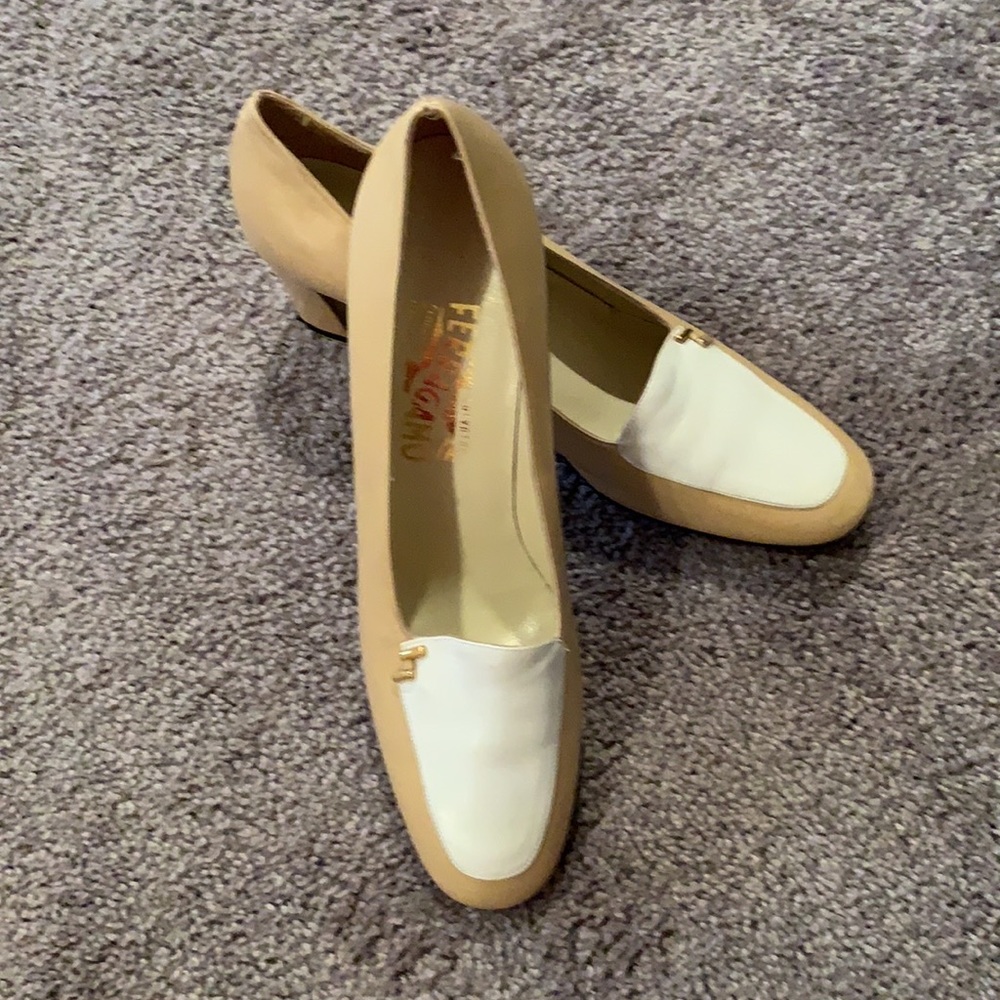 Vintage Women’s Salvador Ferragamo heels
